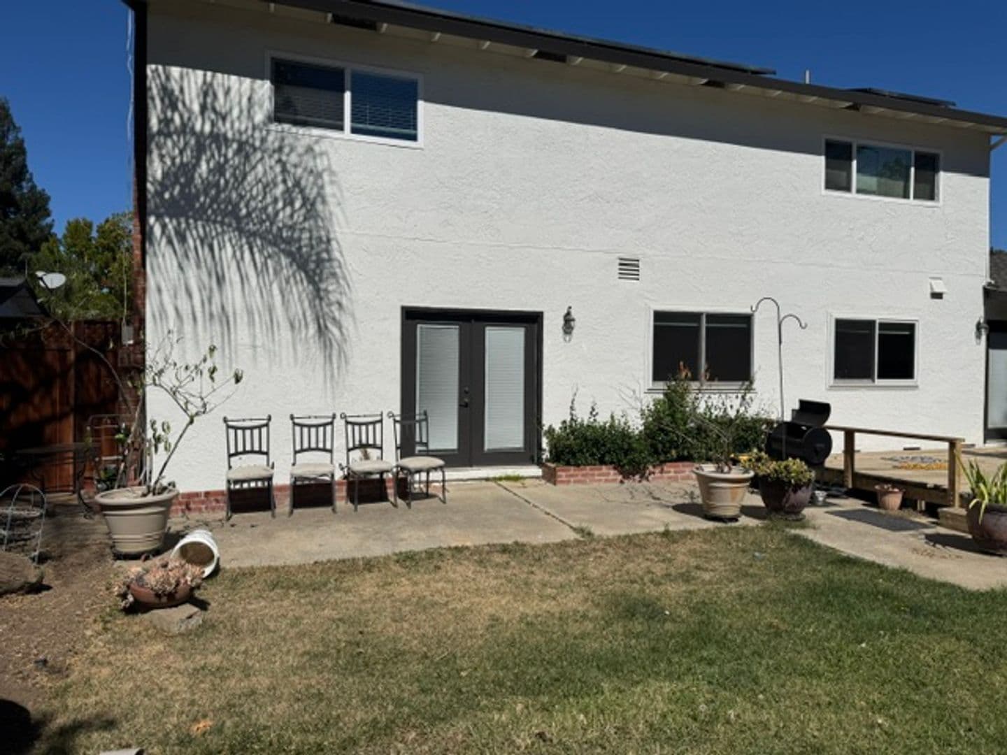 Gilroy House: 720 W 9th Street
