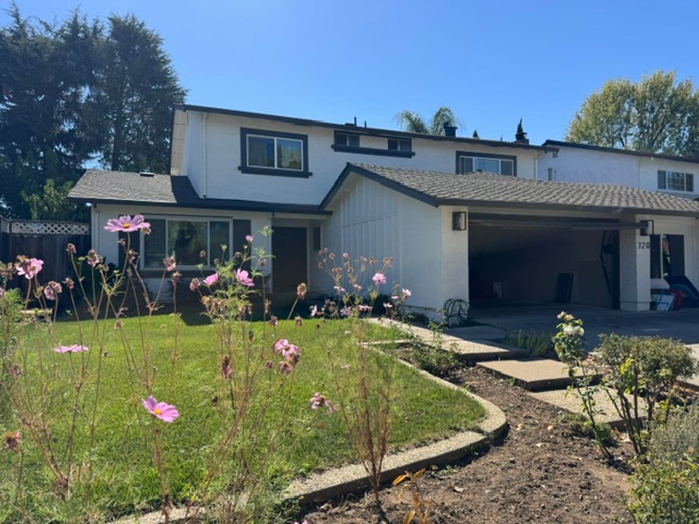 Gilroy House: 720 W 9th Street