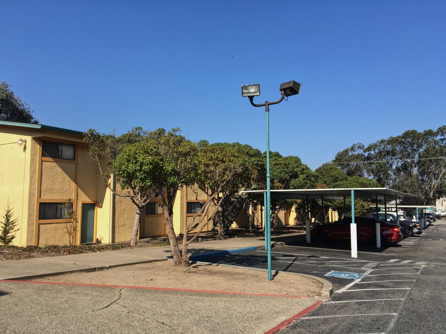 Marina Apartment: 3306 Del Monte Blvd.