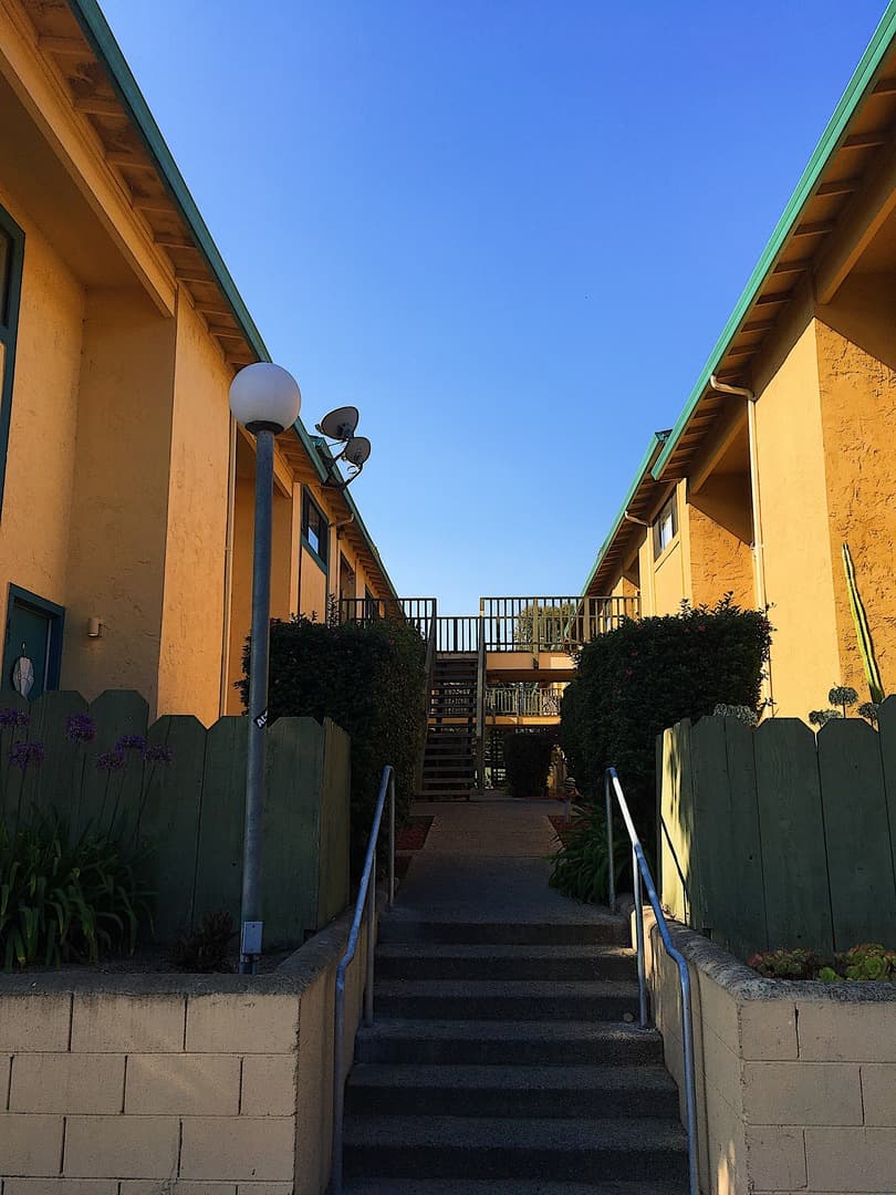 Marina Apartment: 3306 Del Monte Blvd.
