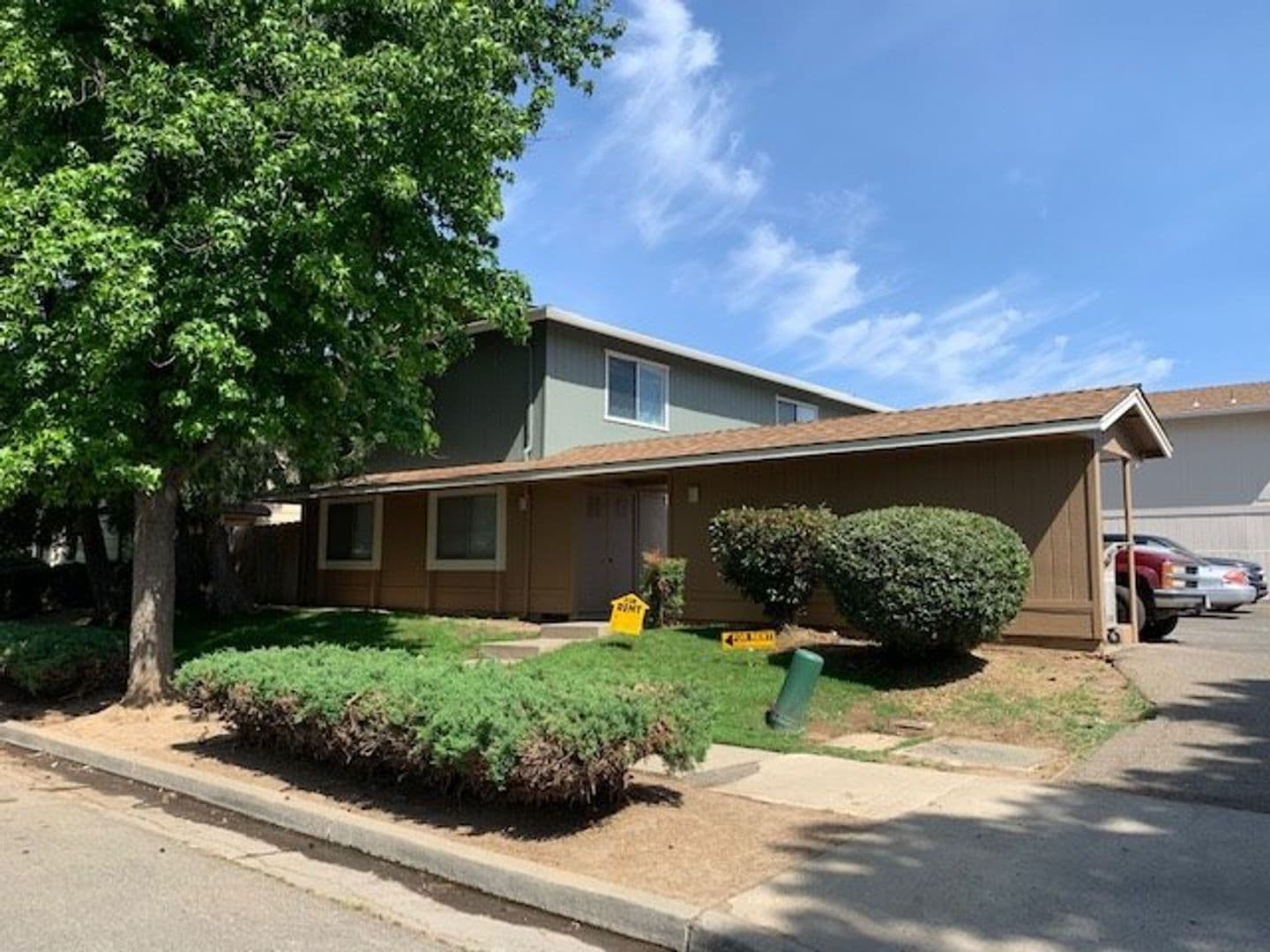 Merced Apartment: 1923-1933 Shadowbrook Drive