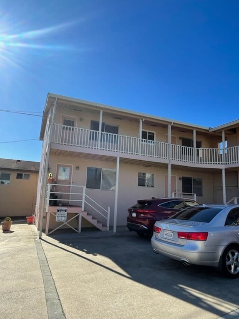 Monterey Apartment: 224-244 Watson Street