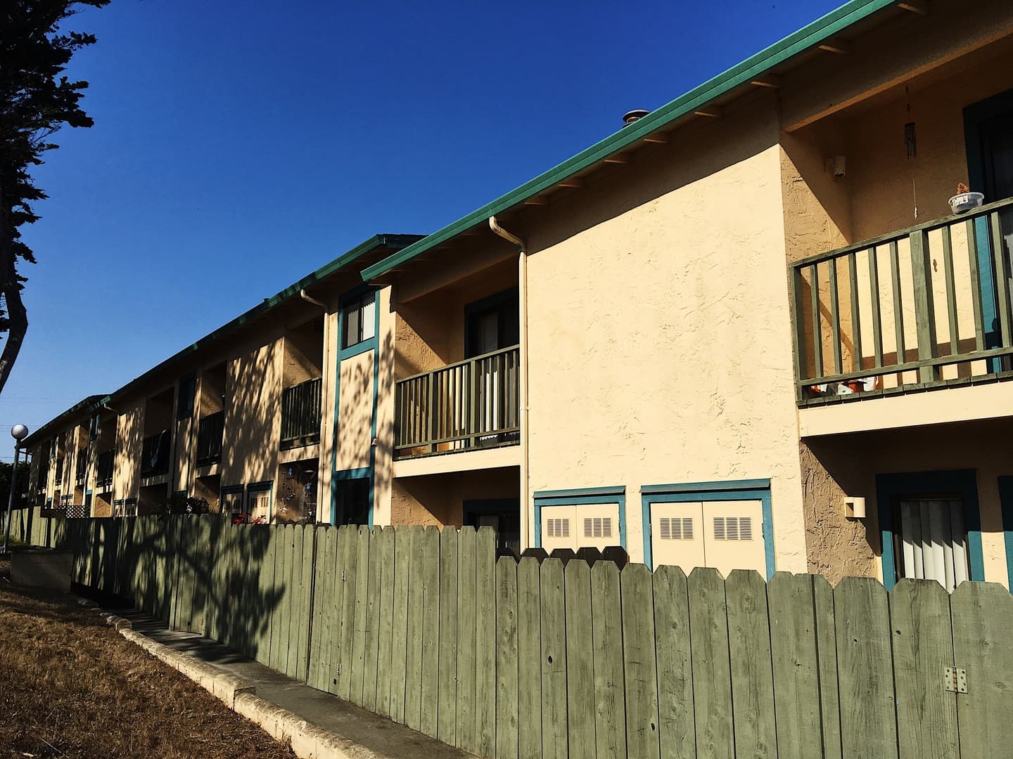 Marina Apartment: 3306 Del Monte Blvd.