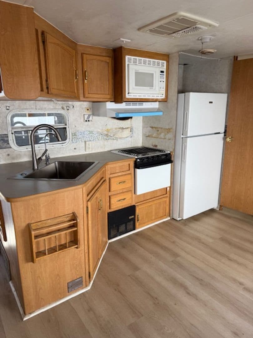Carmel Valley Apartment: 18800 Cachagua Rd