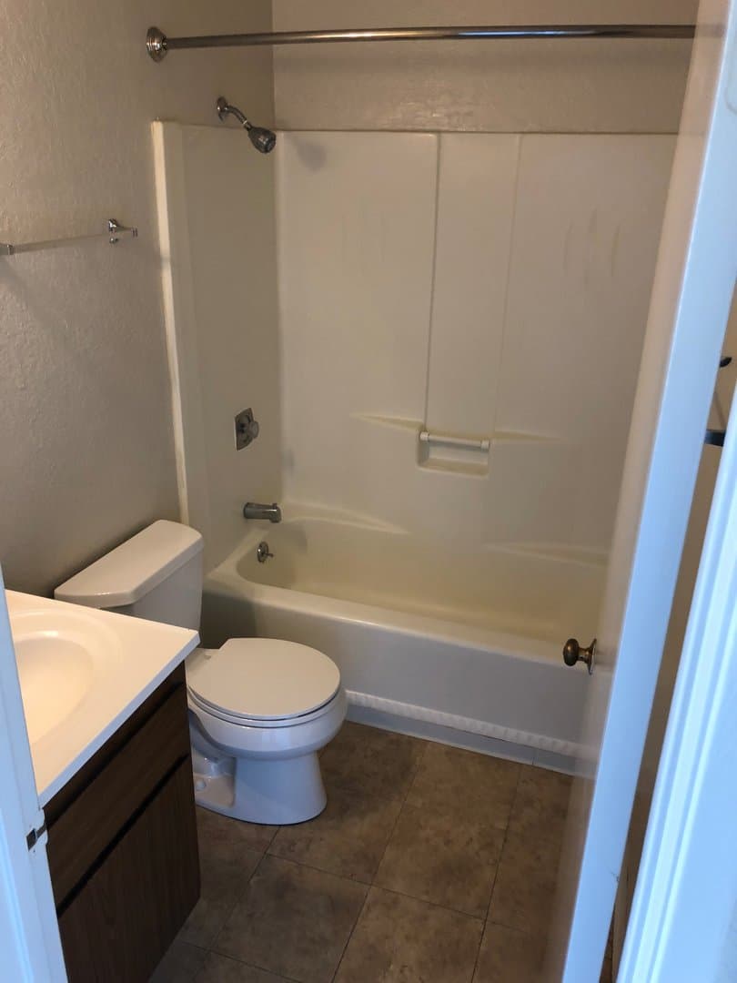 Marina Apartment: 3306 Del Monte Blvd.