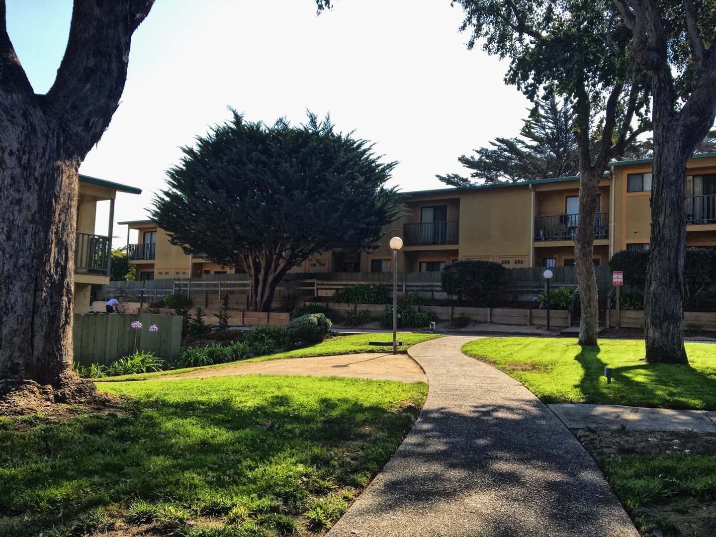 Marina Apartment: 3306 Del Monte Blvd.