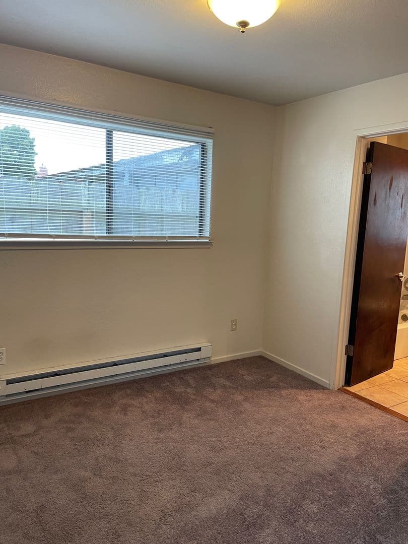 Monterey Apartment: 150 Hawthorne