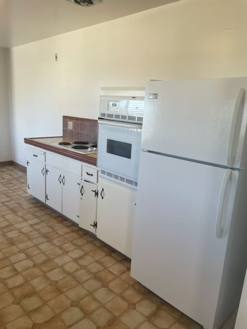 Monterey Apartment: 224-244 Watson Street
