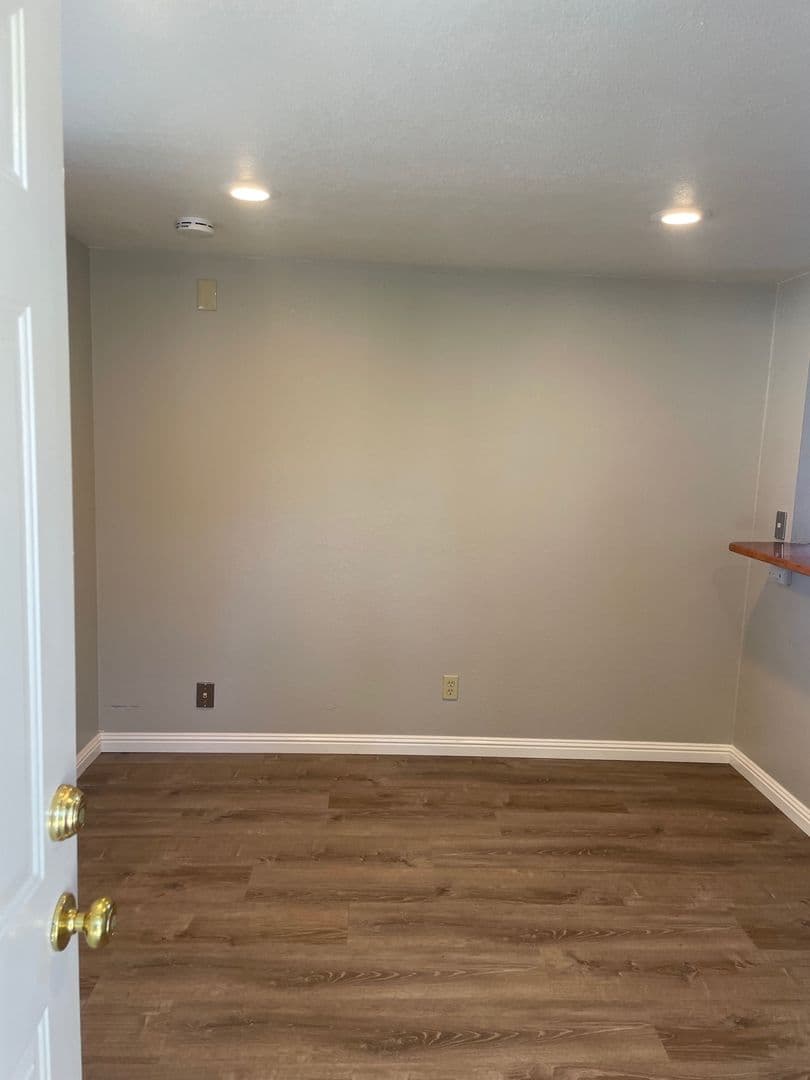 Salinas Apartment: 33 North Pearl Street