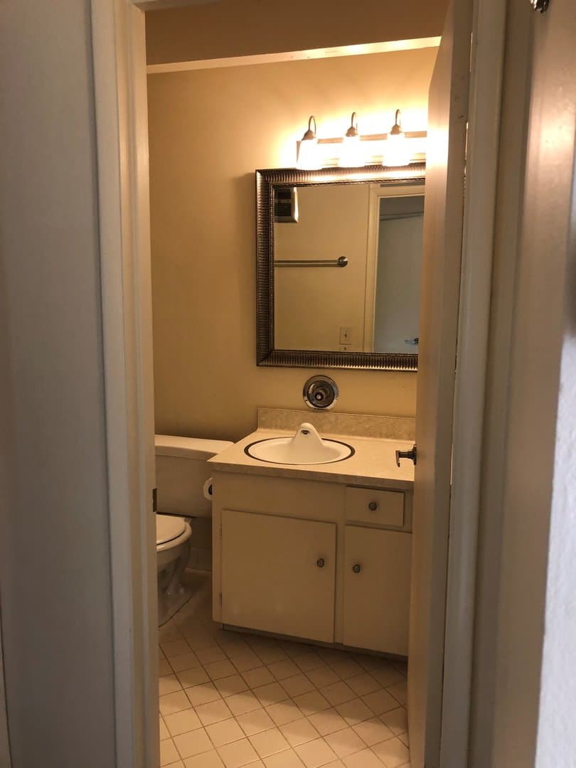 Monterey Apartment: Monte Vista Drive (45-97)