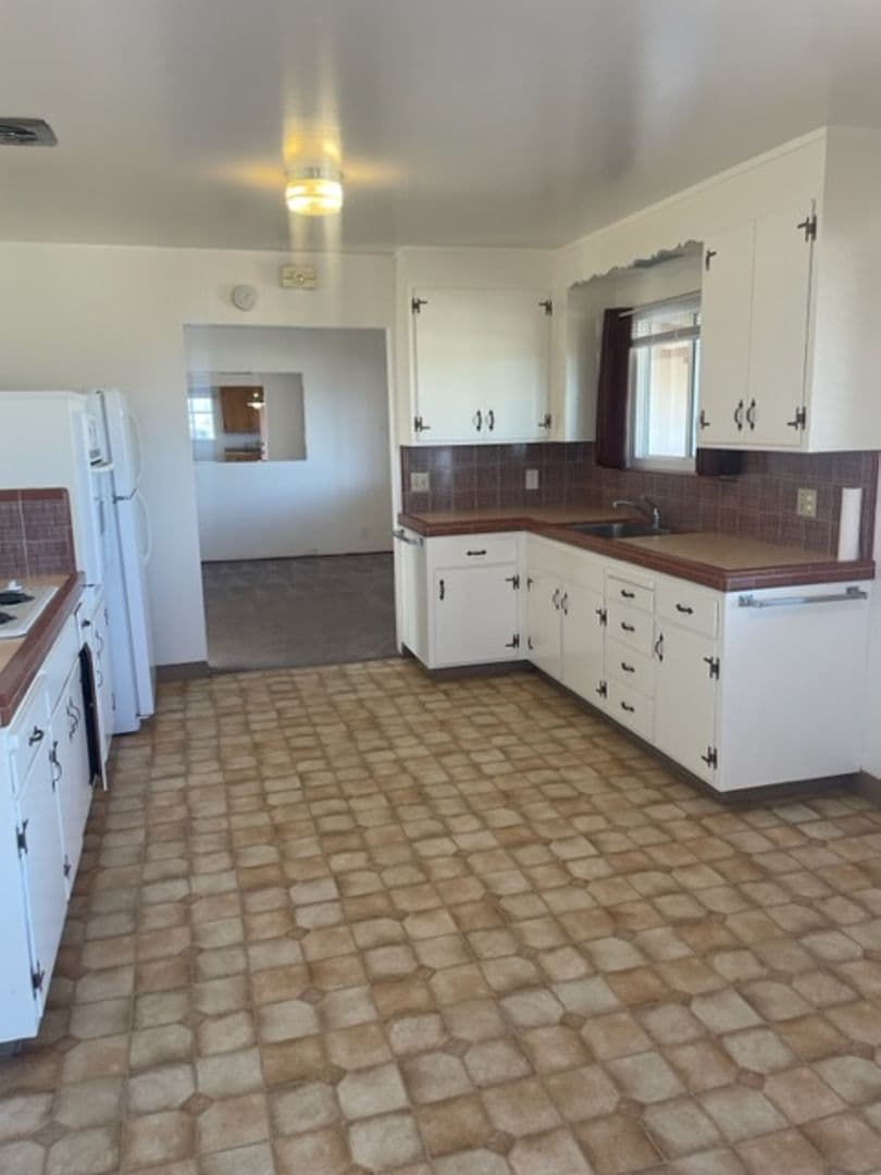Monterey Apartment: 224-244 Watson Street