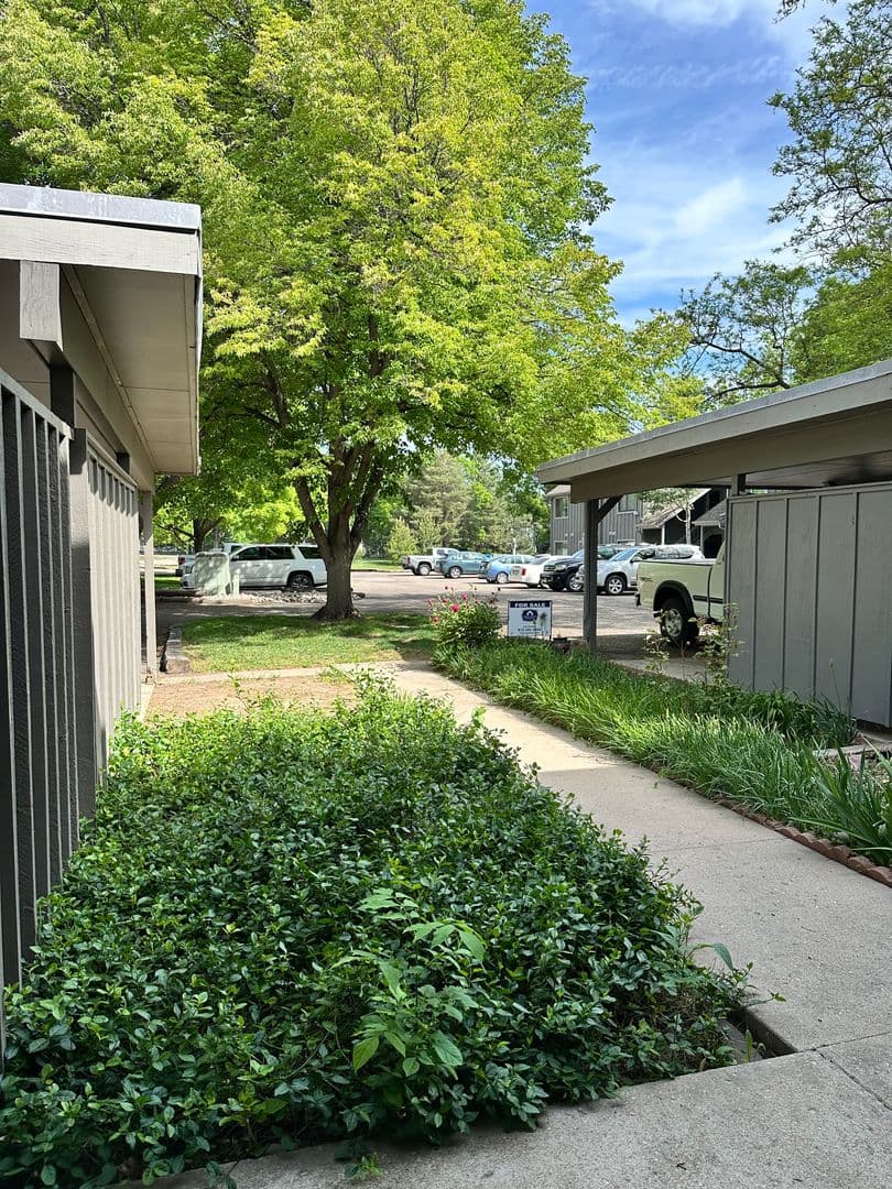 Fort Collins Townhome: 809 E Drake Rd