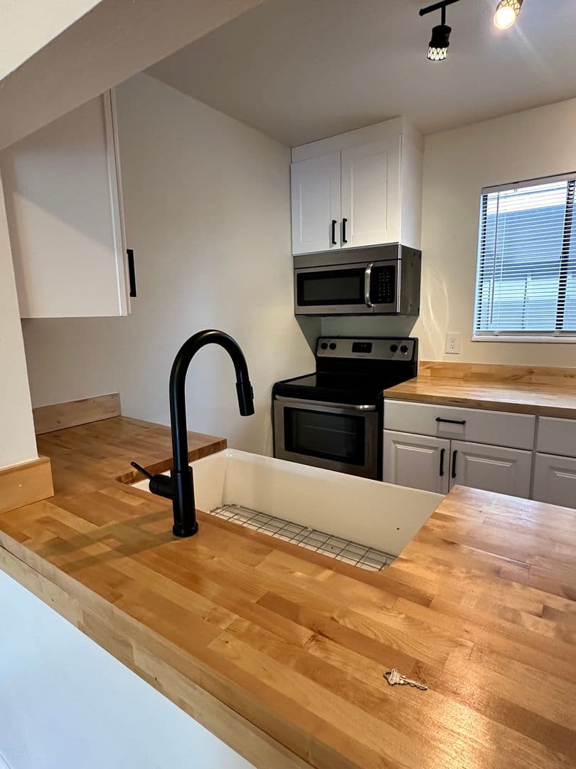 Fort Collins Townhome: 809 E Drake Rd