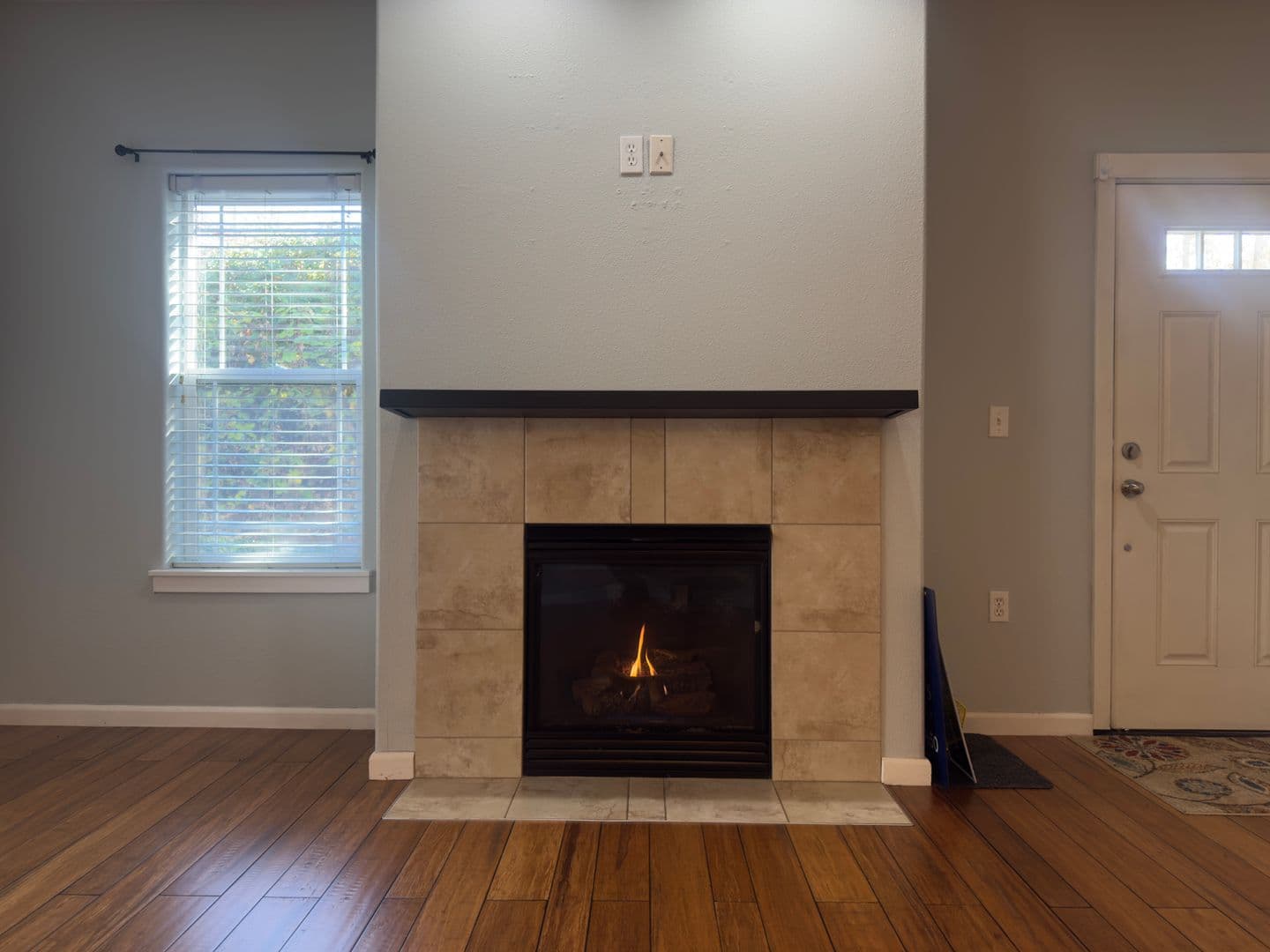 Hillsboro Apartment: 102 NE Canvasback Way #102
