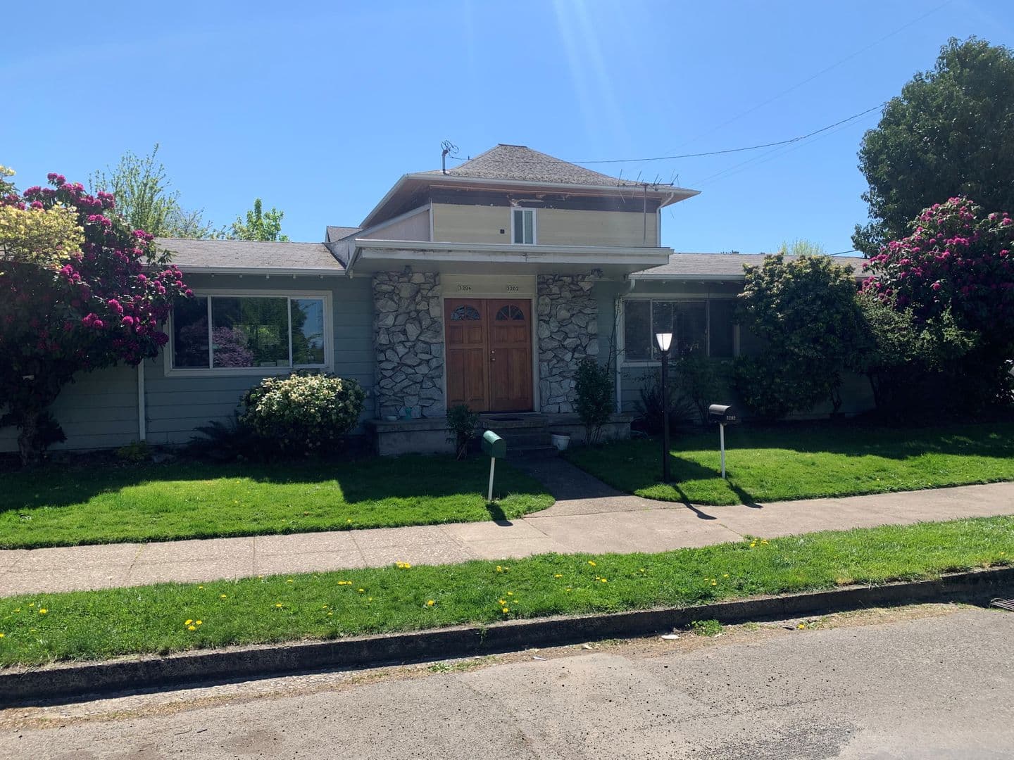 Portland House: 3202 SE Francis Street