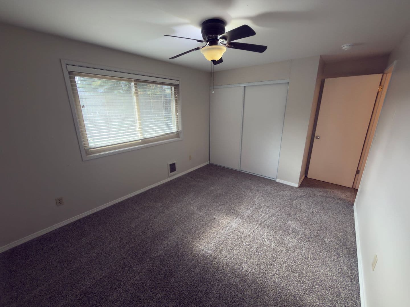 Tigard Apartment: 10845 SW 121st Avenue