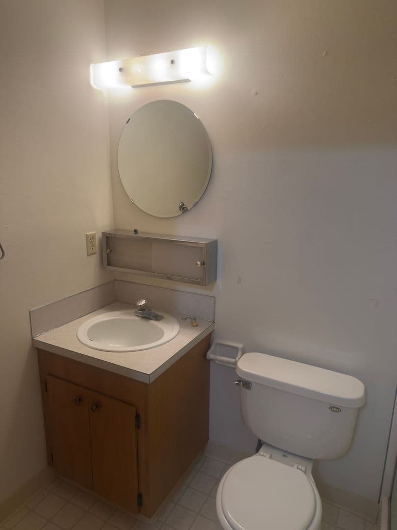 Portland Apartment: 3848 - 3850 SW Marigold Street