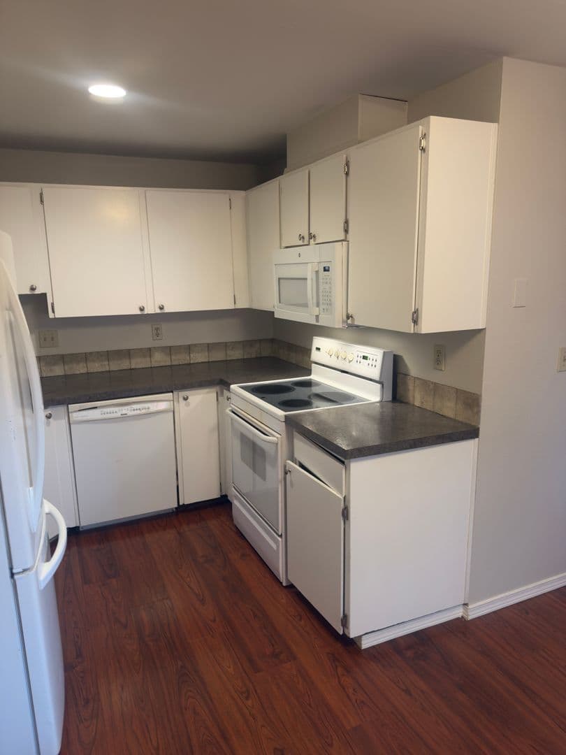 Tigard Apartment: 10845 SW 121st Avenue