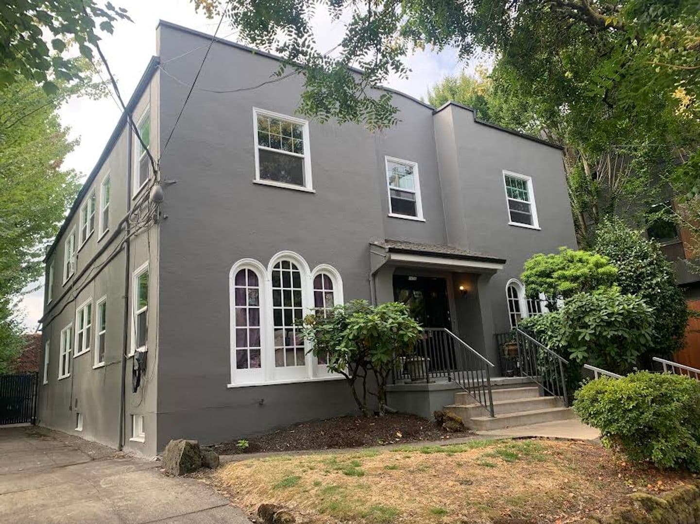 Portland Apartment: 1936 NW Raleigh St