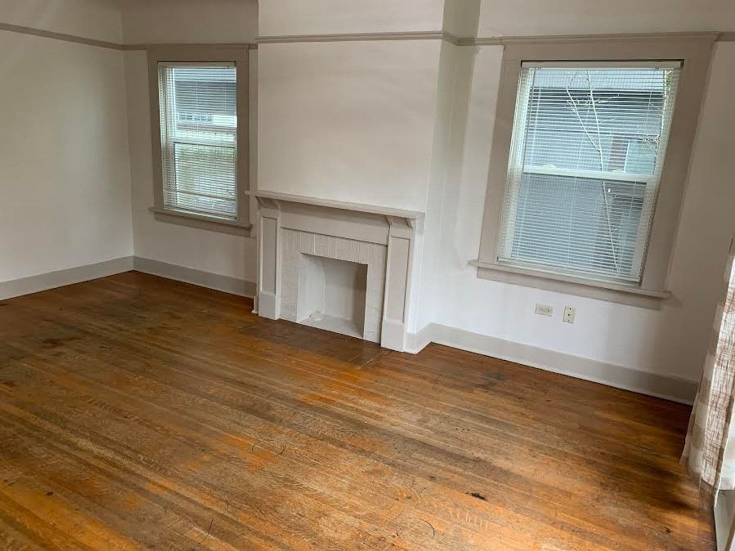 Portland Apartment: 1936 NW Raleigh St