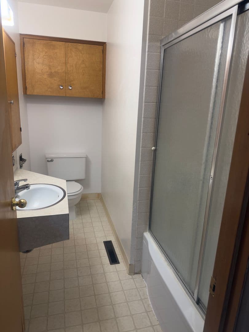 Portland Apartment: 3848 - 3850 SW Marigold Street
