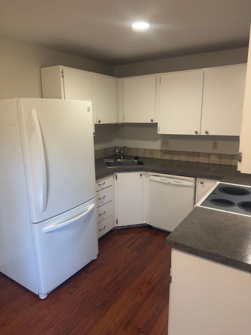 Tigard Apartment: 10845 SW 121st Avenue