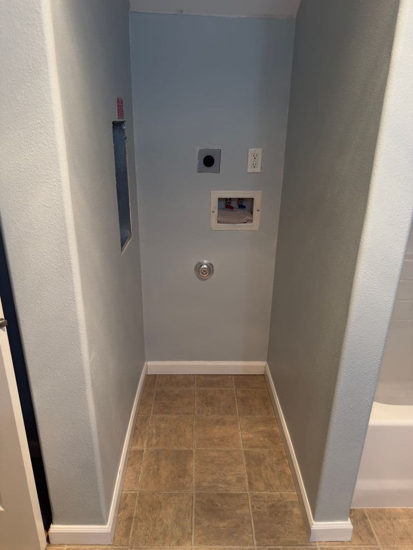 Hillsboro Apartment: 102 NE Canvasback Way #102