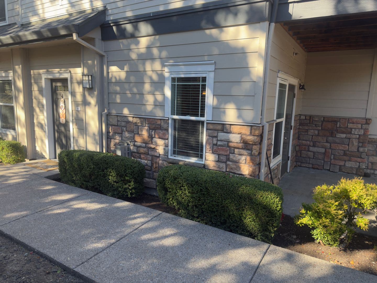 Hillsboro Apartment: 102 NE Canvasback Way #102