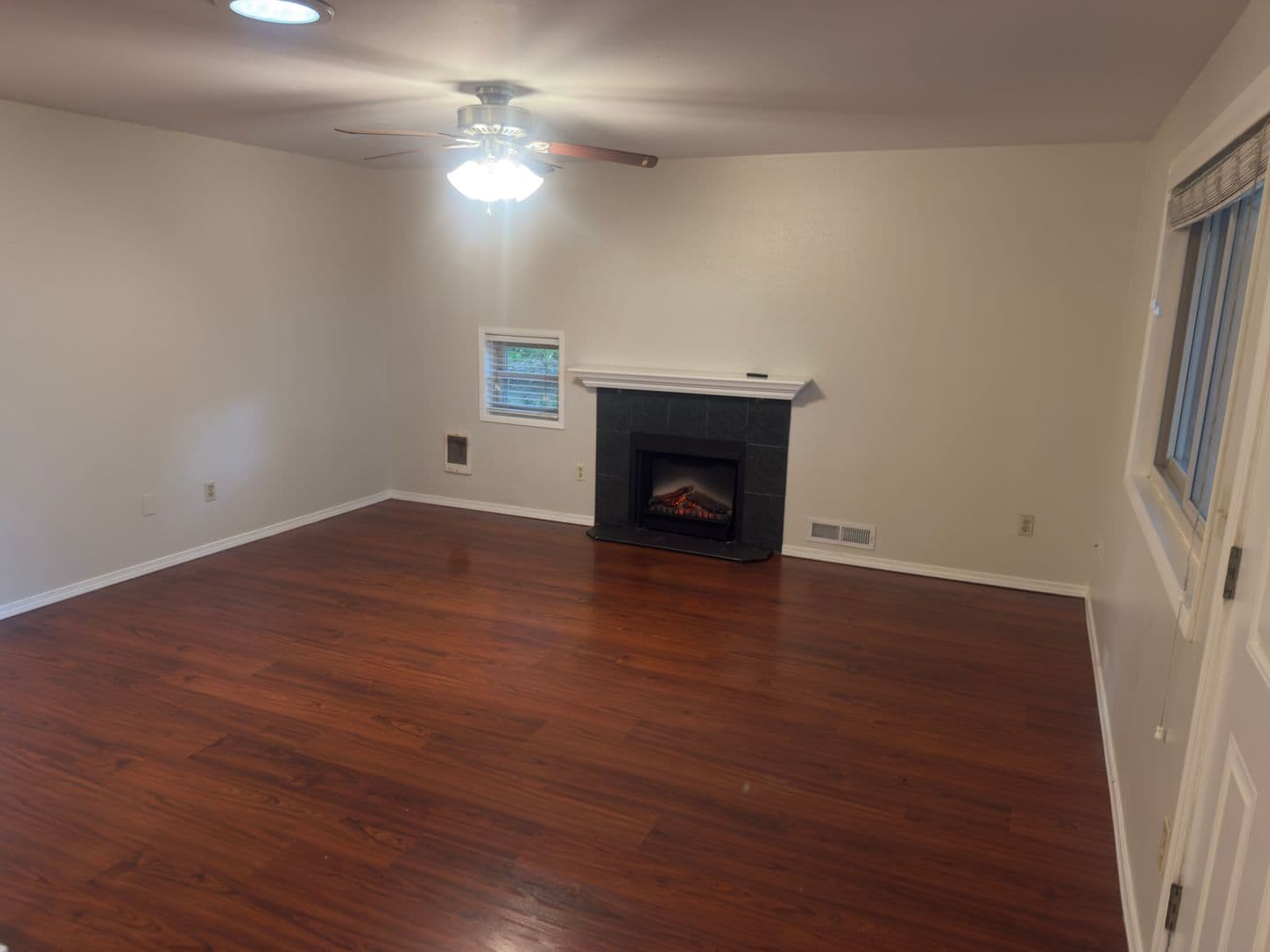 Tigard Apartment: 10845 SW 121st Avenue