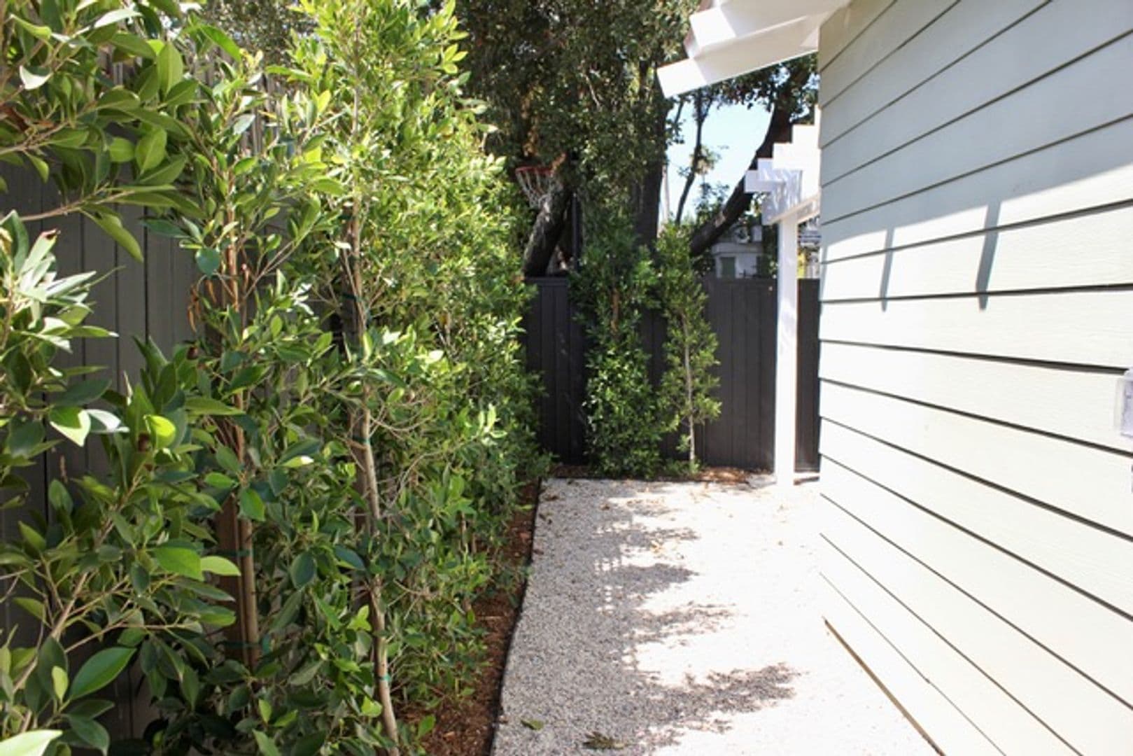 Los Angeles House: 1810 Taft Ave.