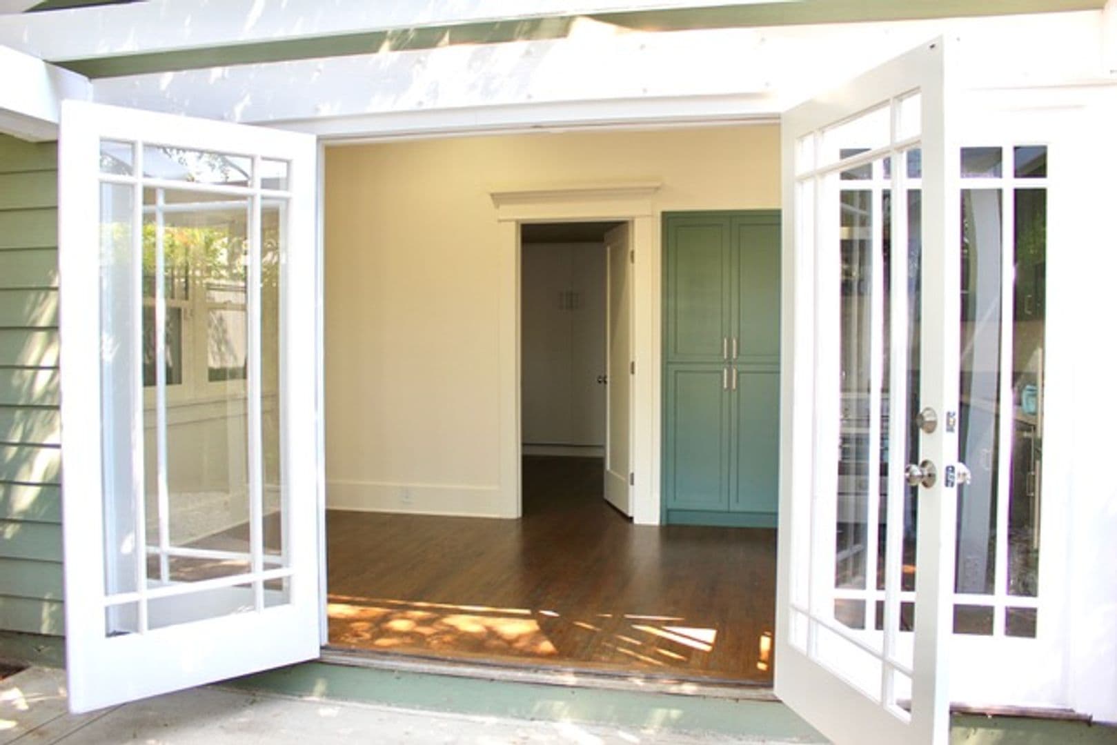Los Angeles House: 1810 Taft Ave.