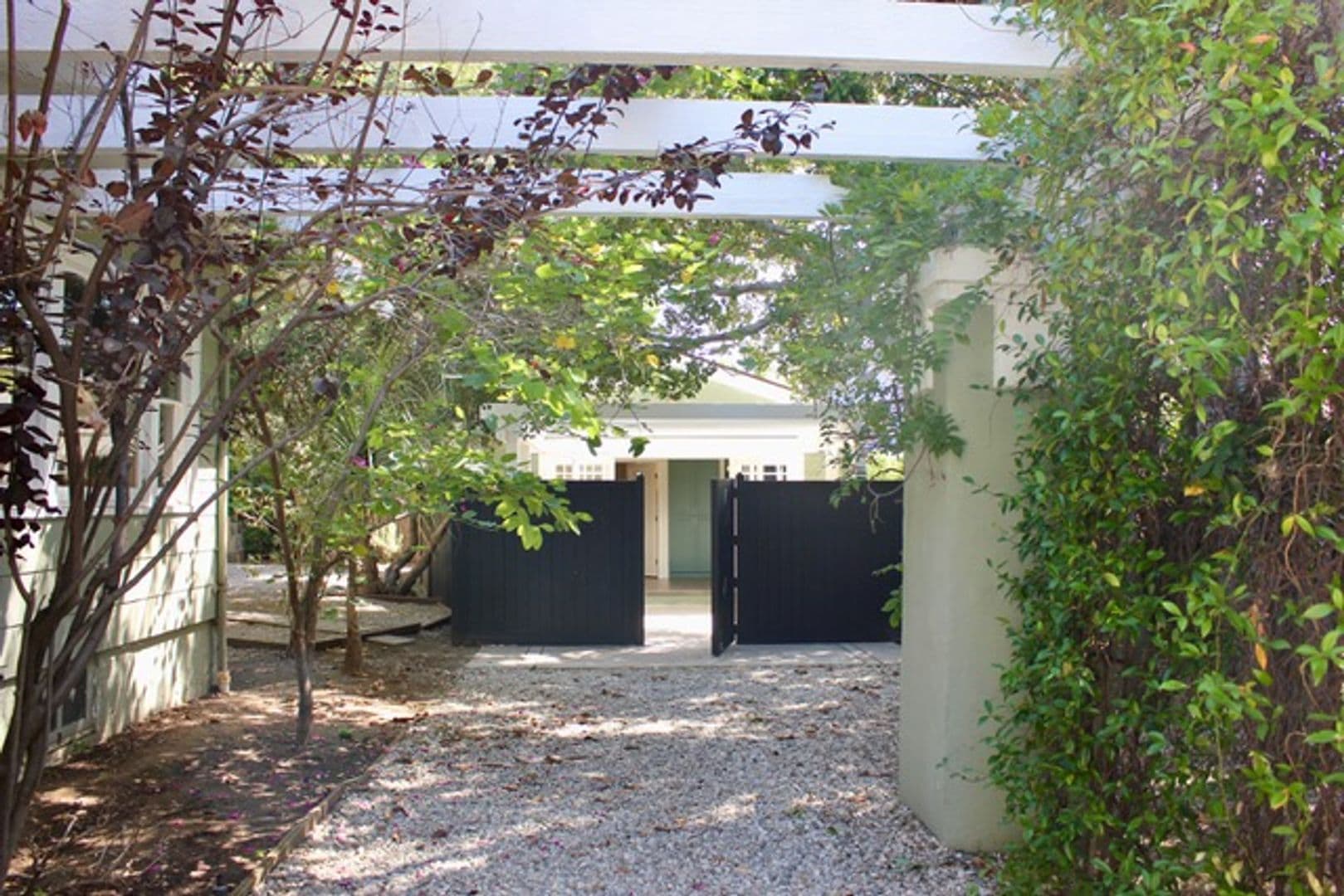 Los Angeles House: 1810 Taft Ave.