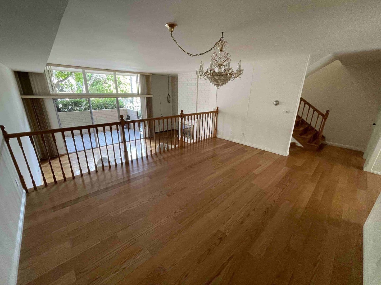 Encino Townhome: 5306 Lindley Ave.