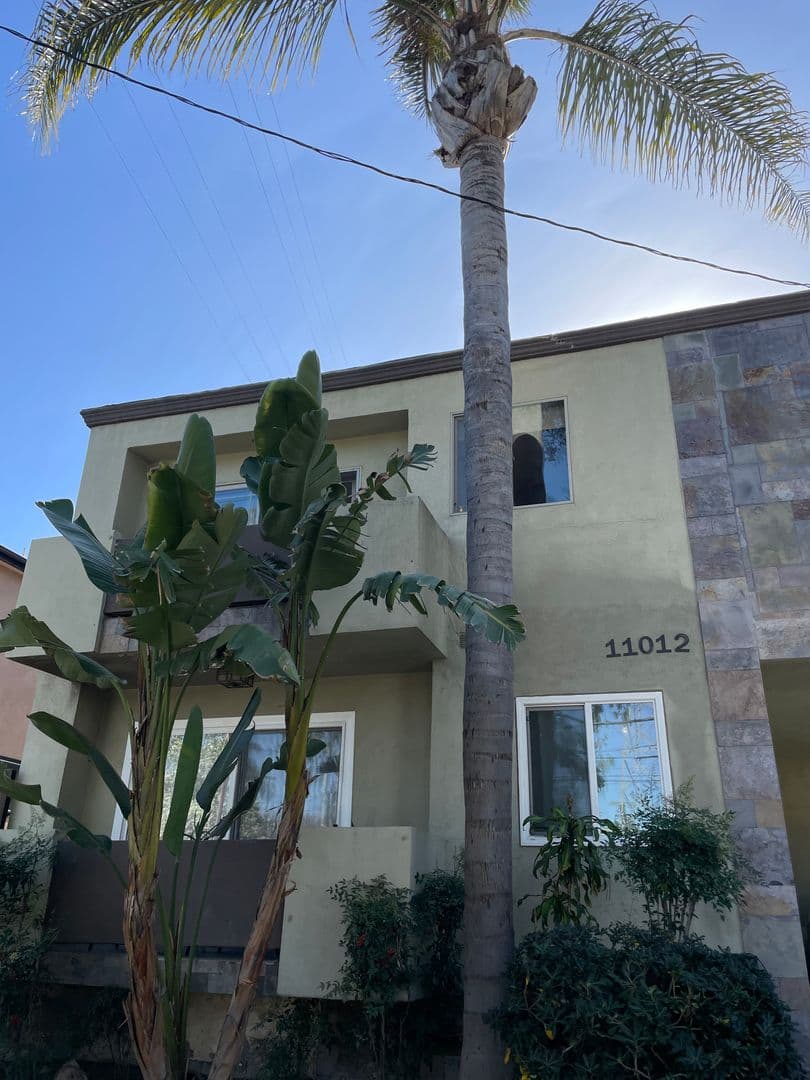 Studio City Apartment: 11012 Fruitland Drive