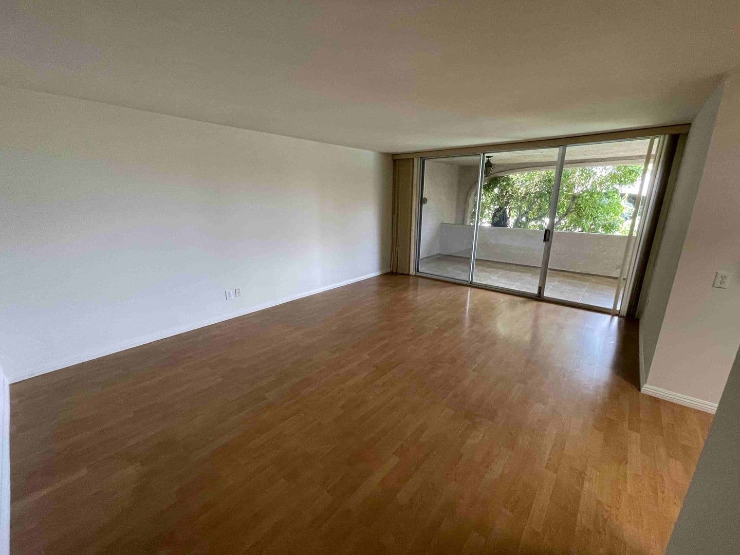 Encino Townhome: 5306 Lindley Ave.