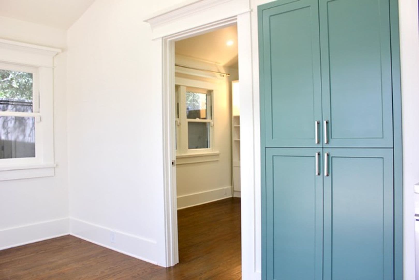 Los Angeles House: 1810 Taft Ave.
