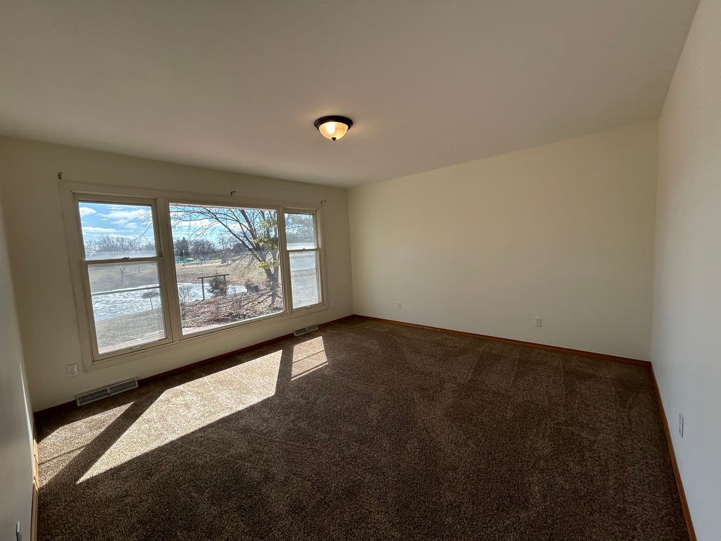 Milwaukee Apartment: Morgan Avenue