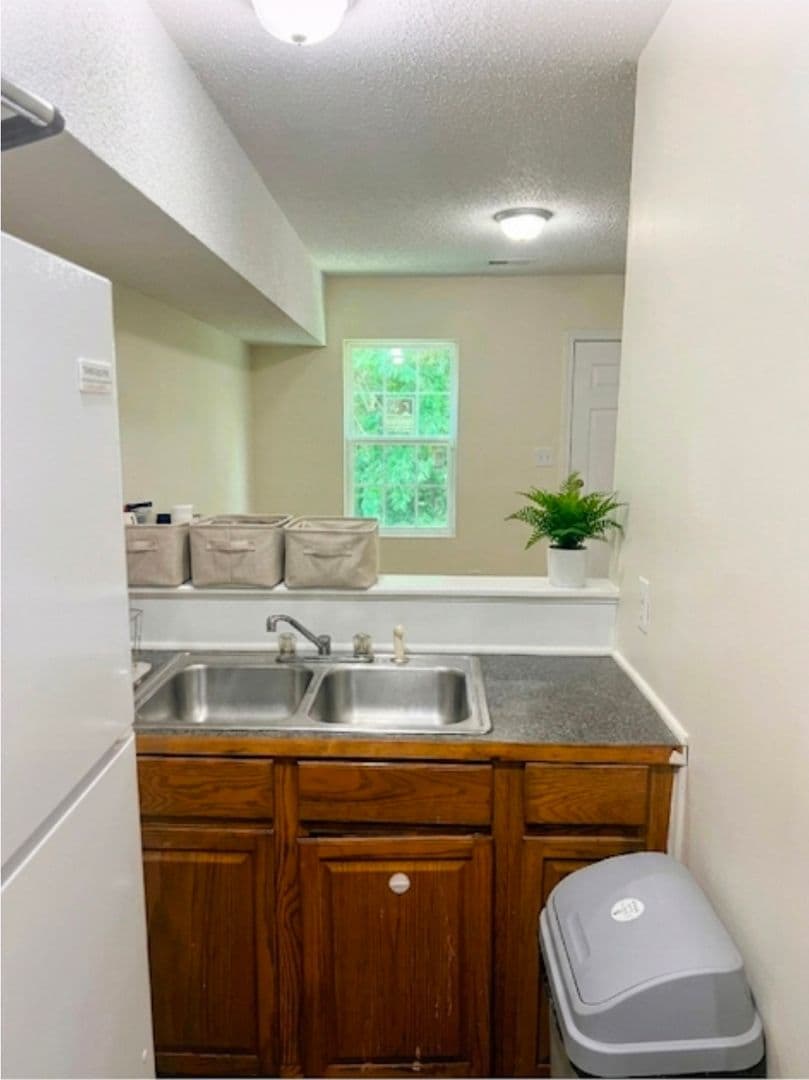 Elizabeth City House: 514 Madrin St