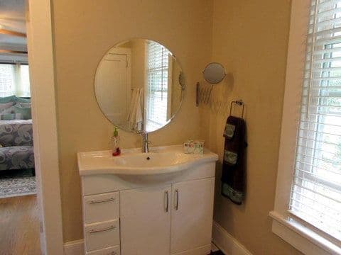 Rock Hill House: 217 Charlotte Ave