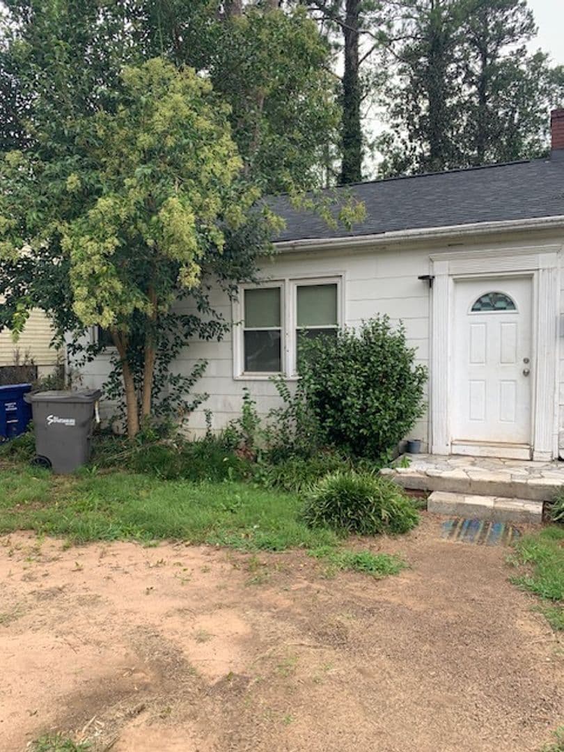 Spartanburg House: 114 Rosemary Rd