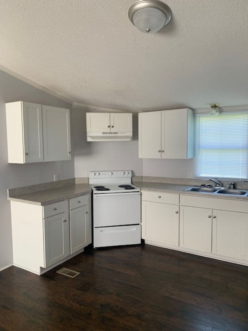 Spartanburg House: 259 Casual Drive