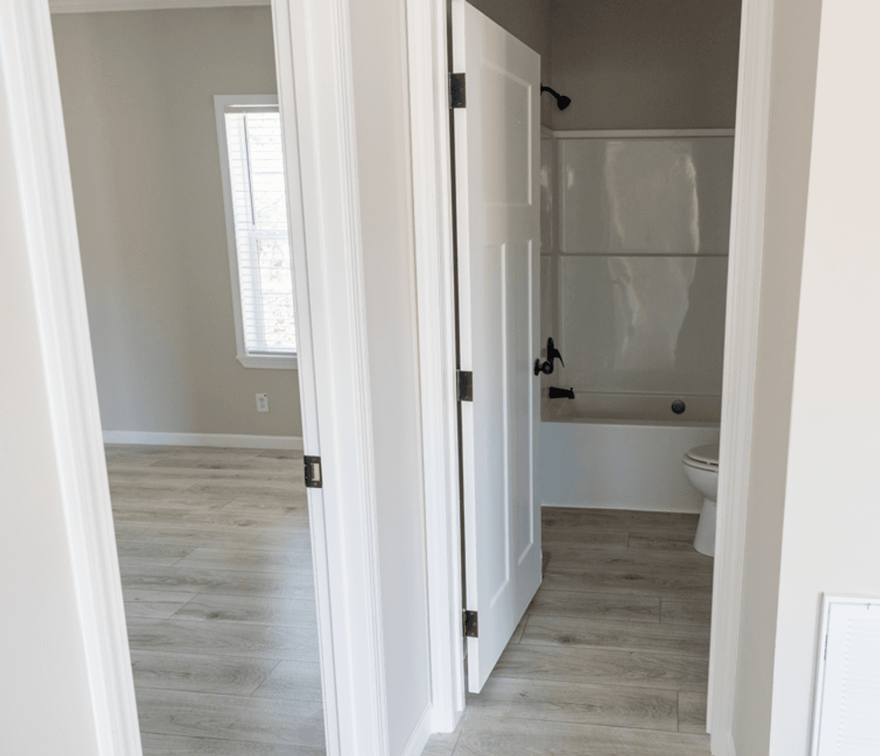 Forest City House: 269 Chamberlain Way