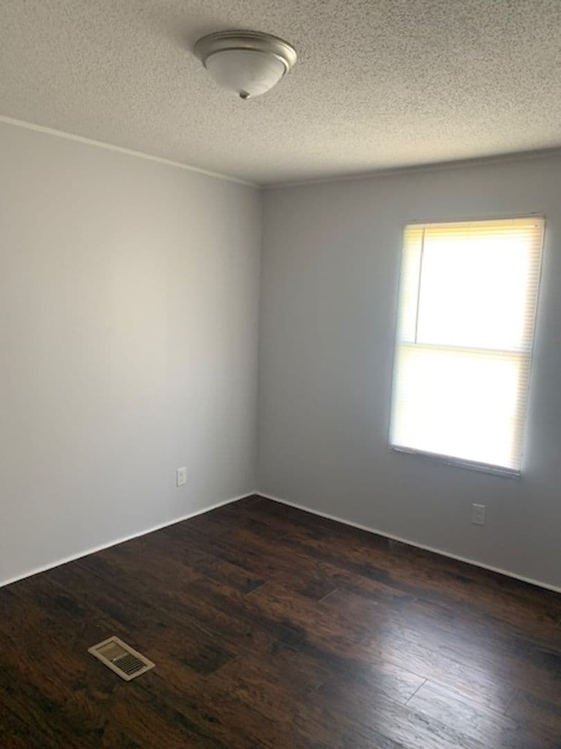 Spartanburg House: 259 Casual Drive