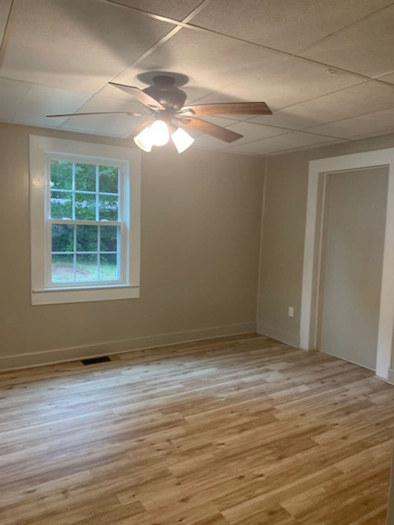 Jonesville House: 303 Knitting Mill Street
