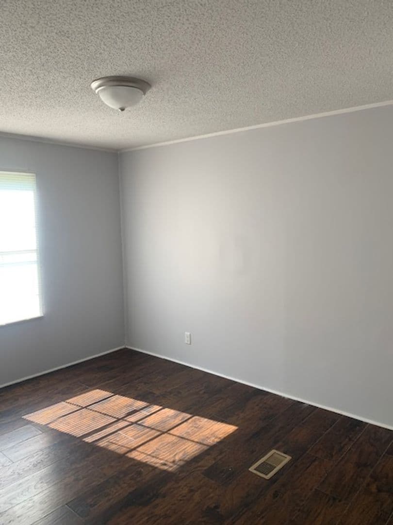 Spartanburg House: 259 Casual Drive