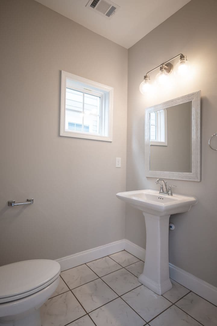 Athens Apartment: 90 Woodsong Ave