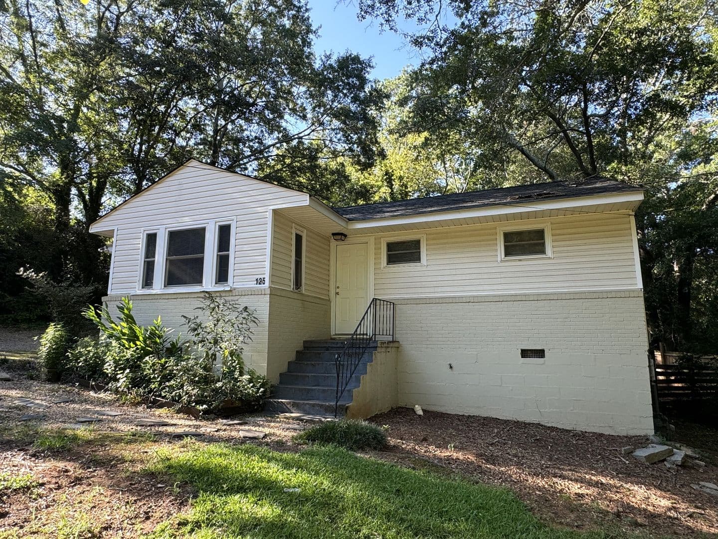 Athens House: 125 Habersham Dr