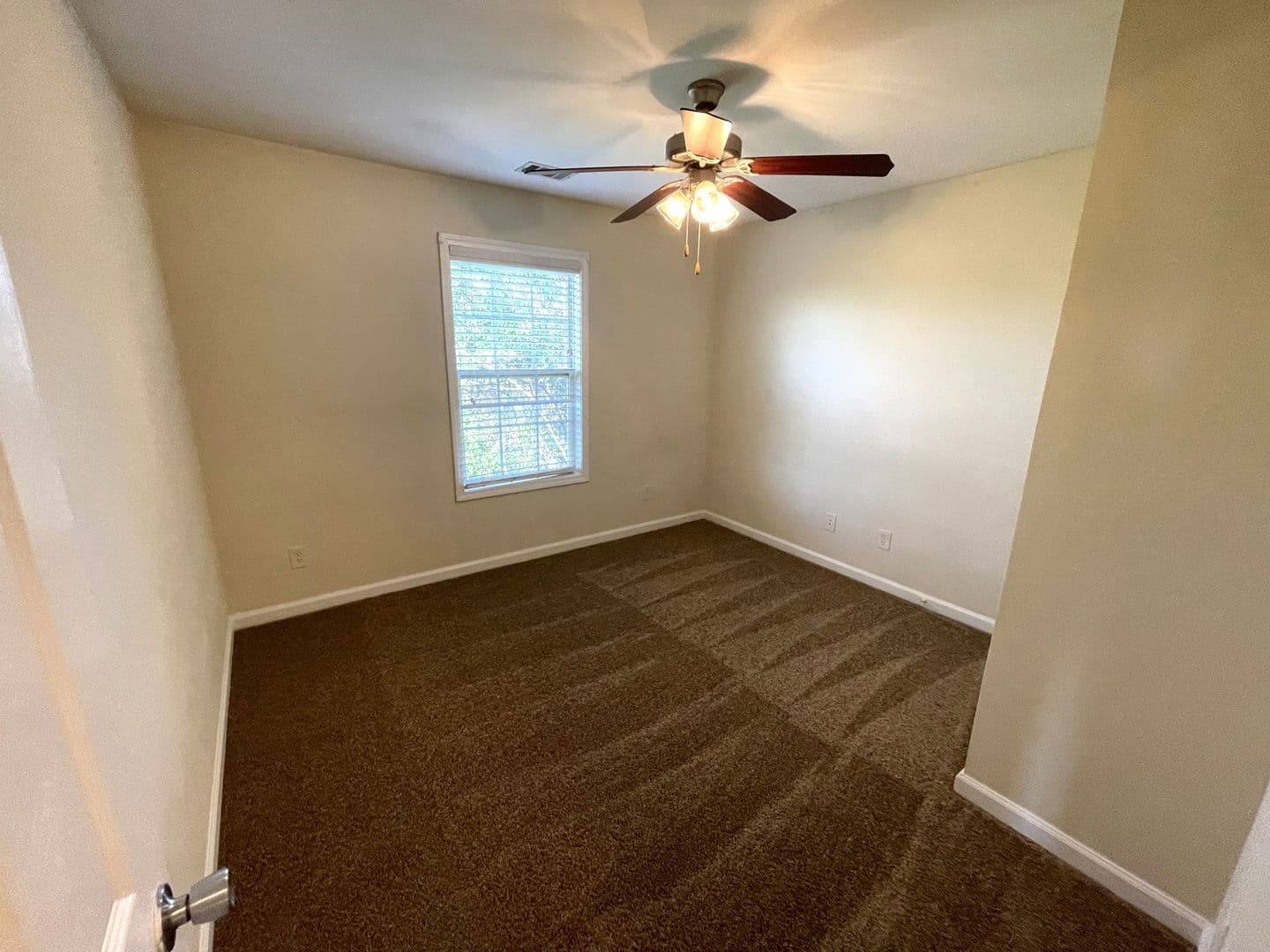 Athens House: 112 Pineview Ct