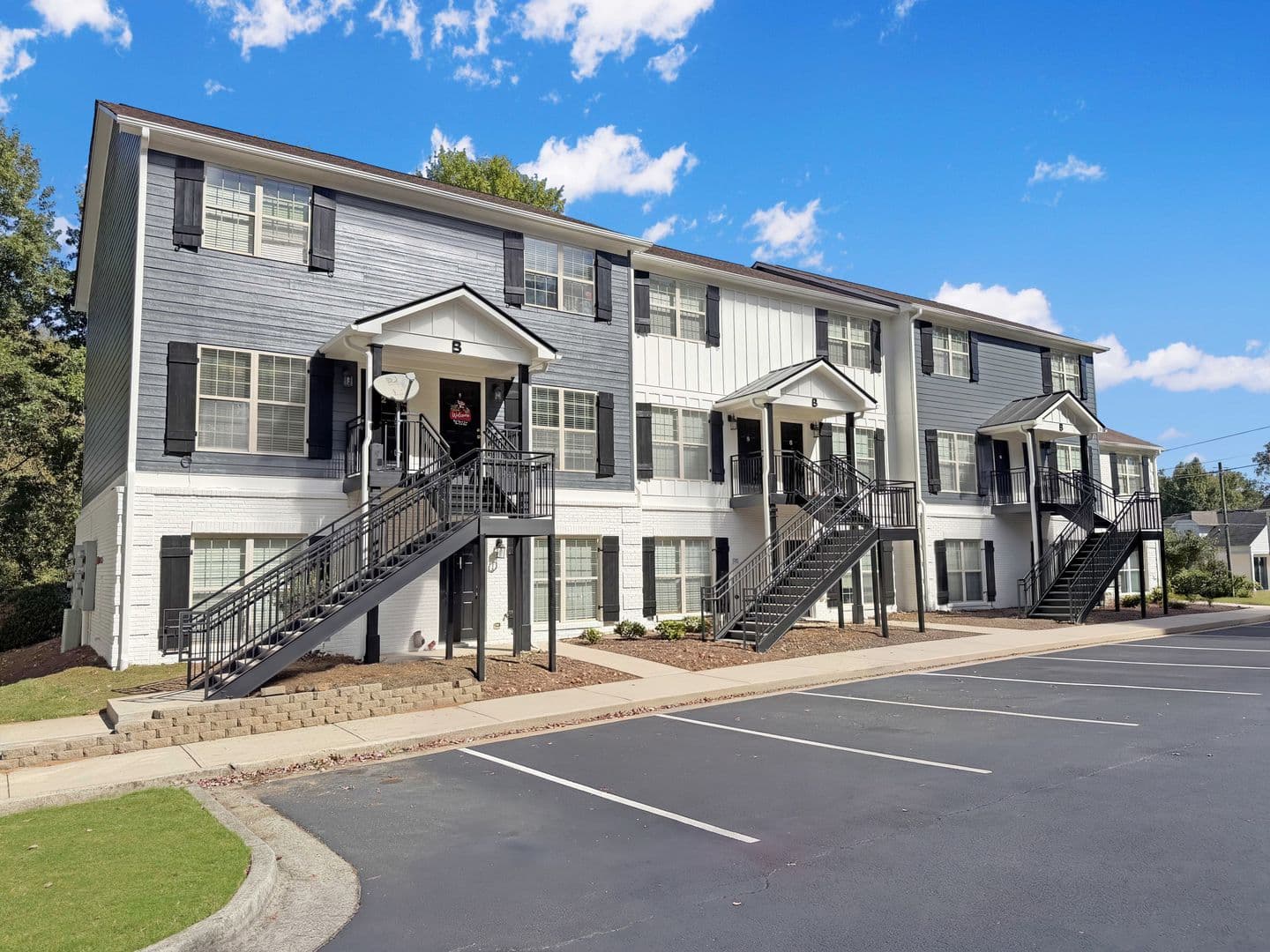 Athens Apartment: 270 Strickland Ave