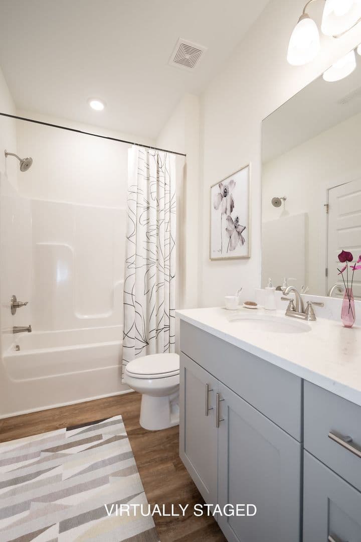 Athens Townhome: 215 Ruth St